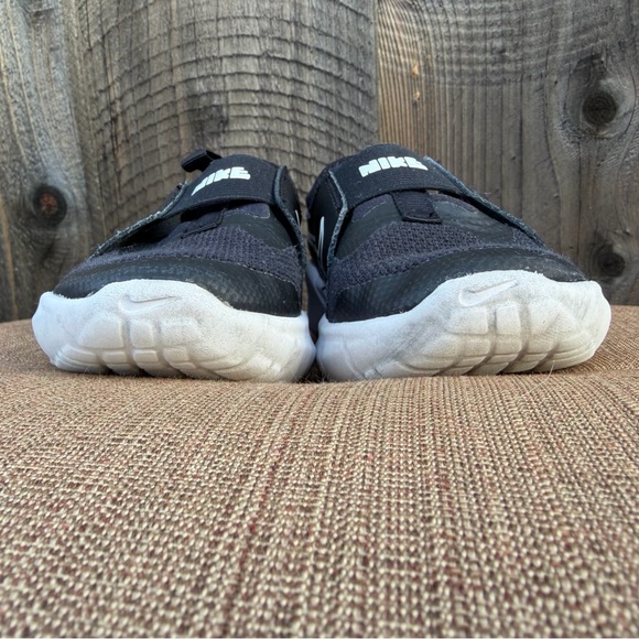 Nike Toddler Boys Girls 11C Flex Runner 2 Black White Sneaker Shoes Stretchy - Picture 4 of 8